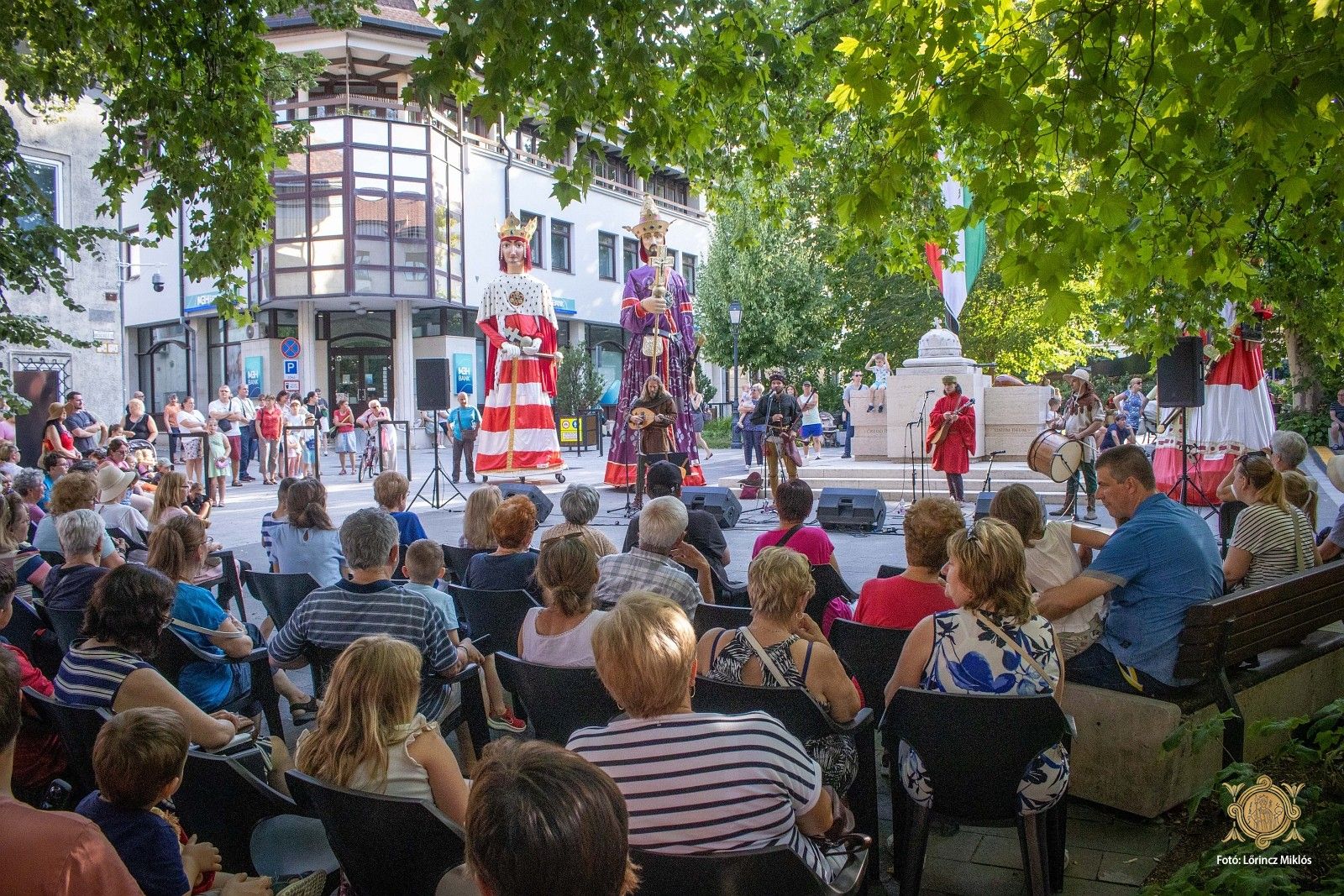 Óriásbábok és lovagok Székesfehérvár Belvárosában